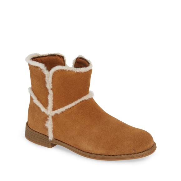 UGG Coletta Boot - Picture 1 of 5